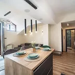 Daire Getaway 2 Bedroom Dream - Free Parking *